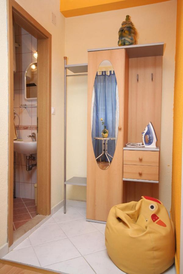 Apartments By The Sea Podgora, Makarska - 6713 מראה חיצוני תמונה
